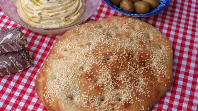 אתונה: 12 מאפיות פתוחות עבור לגנס ביום שני הנקי
