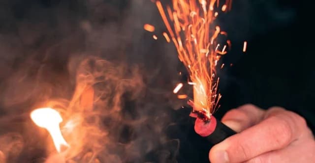 Ptolemaida: Surgery for 17-year-old After Firecracker Explosion