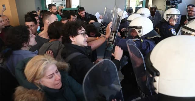 Karanikas kritisiert Georgiadis-Vorfall in Nikaia