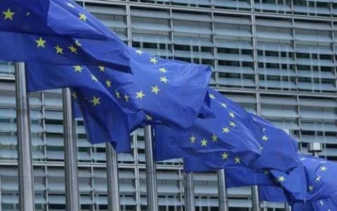 ΕΕ: Αναμένει από τις ΗΠΑ να τηρήσουν τις δεσμεύσεις για τους δασμούς