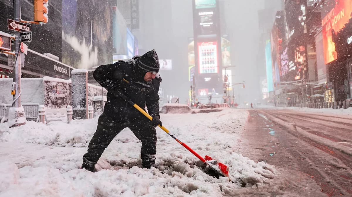 Nueva York declara estado de emergencia por fuerte nevada
