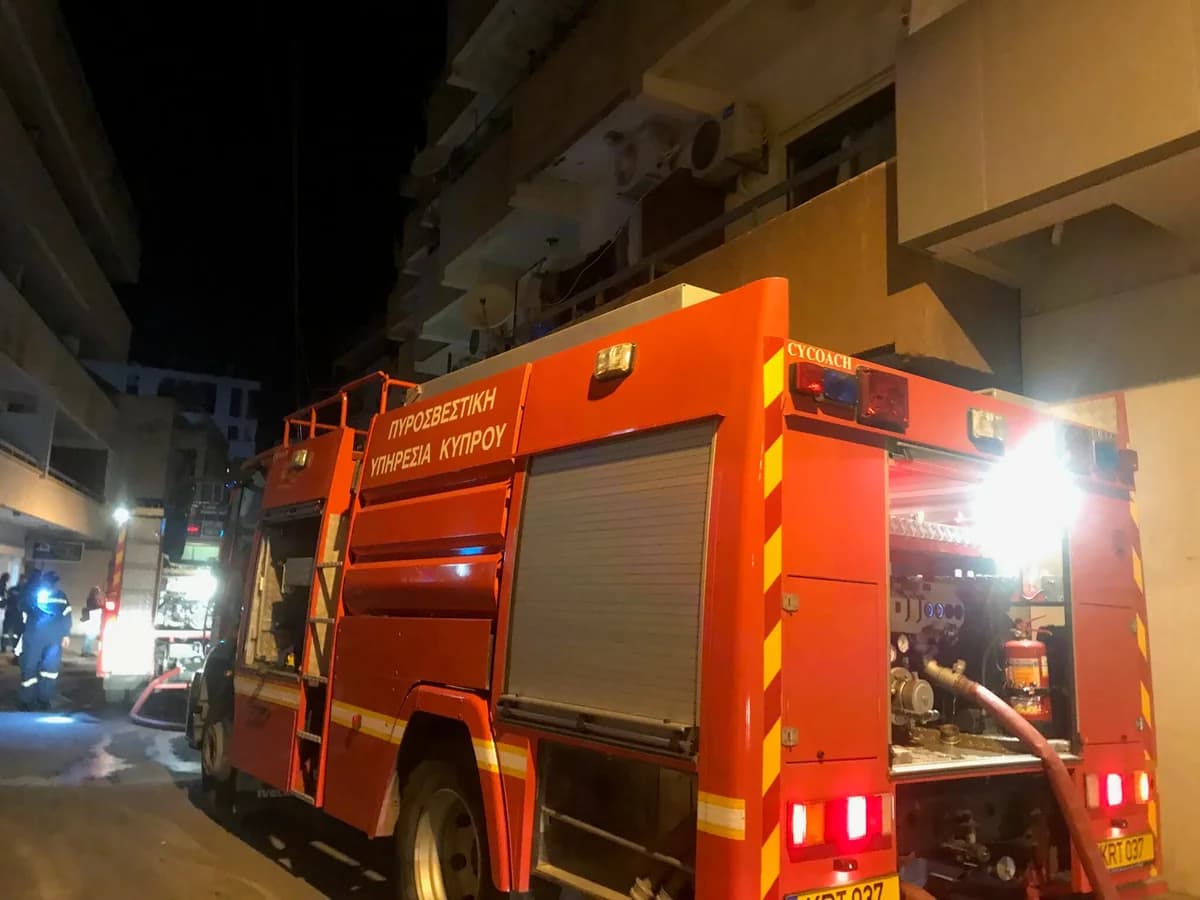 Feuer in Lagerhalle in Engomi, Nikosia – Feuerwehr mobilisiert