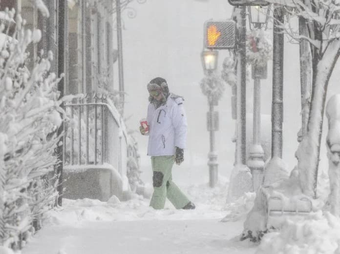 Fuerte tormenta de nieve azota el noreste de EE. UU.