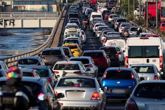 כאוס תנועה באטיקה: פקקים בקיפיסוס, עיכובים באטיקי אודוס