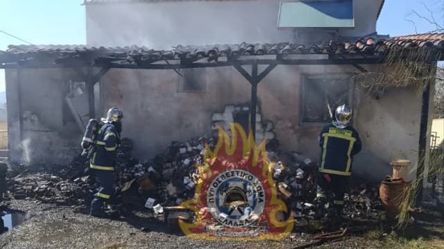 Incendio Controlado en Casa de Loutraki – Reportan Daños