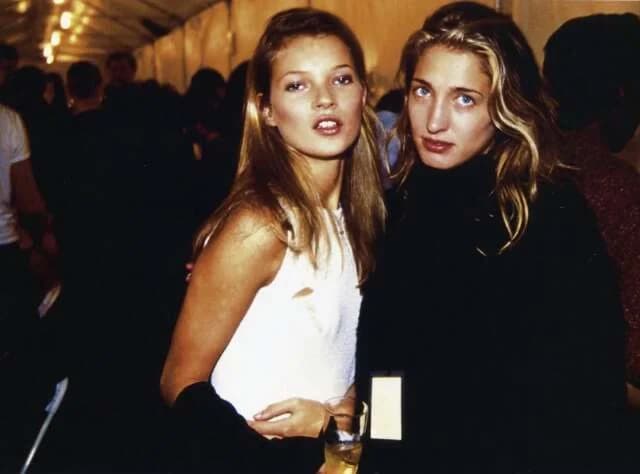 Η Carolyn Bessette-Kennedy ανακάλυψε την Kate Moss;
