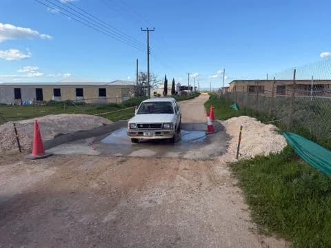 帕拉利姆尼-德里尼亚市建造消毒池以应对口蹄疫