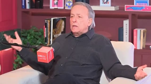 Ανδρέας Μικρούτσικος: «Κάλυπτα τον κρυφό έρωτα της Μενεγάκη»