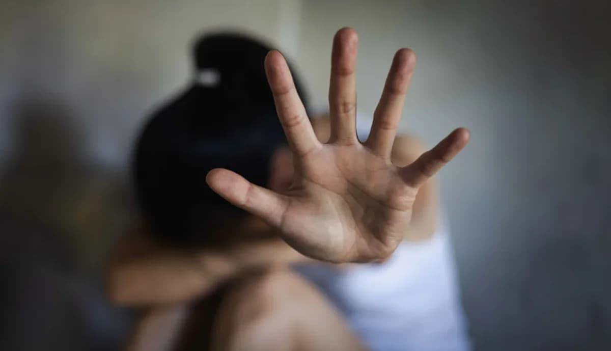Diez años de prisión por violar a su ex pareja