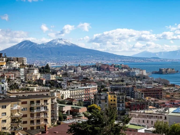 Naples: Arrests for Camorra Fraud at Hospital