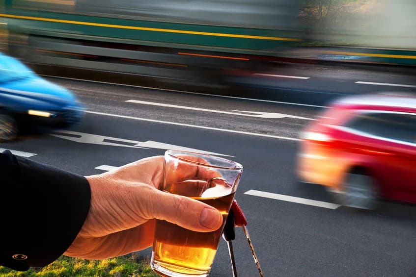 帕拉利姆尼：醉酒摩托车手因交通事故被捕