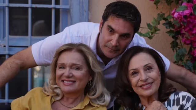 Ο Χριστόφορος Παπακαλιάτης δημοσιεύει φωτογραφίες από τα παρασκήνια του «Maestro»