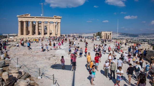 Νέα ρεκόρ στον τουρισμό για το 2025