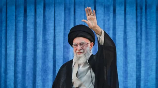 Ali Chamenei: Wie er 40 Jahre an der Macht blieb