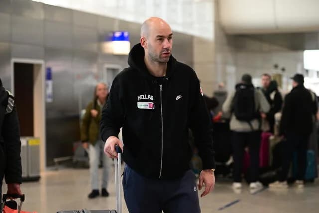 Εθνική μπάσκετ: Εκτός ο Ρογκαβόπουλος για το Μαυροβούνιο, στην ομάδα ο Κακλαμανάκης