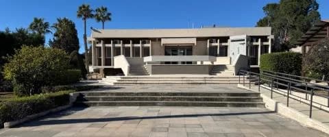 库里市在阿克罗蒂里基地遇袭后请求安装警报器