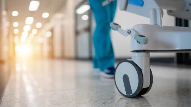 Ισπανίδα νοσοκόμα αποκαλύπτει τον μισθό της στην Ολλανδία μέσω TikTok