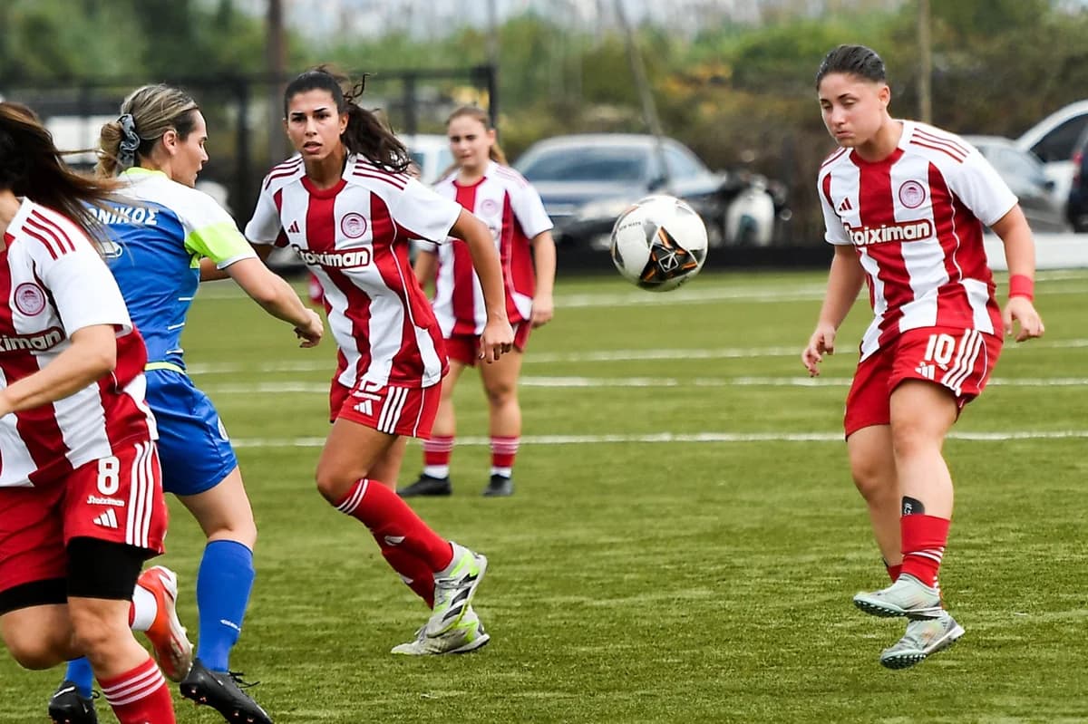 ¡El equipo femenino de Olympiacos asegura el ascenso a la Segunda División!