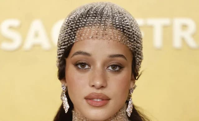 Blurred Lips Dominate the Actor Awards 2026: Celebrities Embrace the Trend