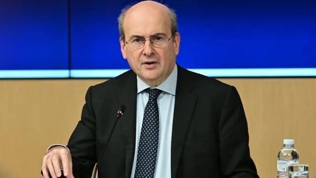 Хадзидакис: Нет проблем с резервами безопасности и поставками на рынок
