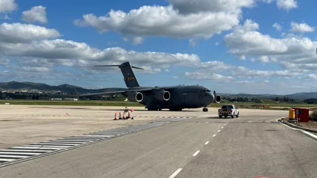 Американский транспортный самолет в Пафосе перед «ударом» по Ирану