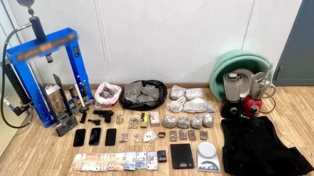 Drogenring in West-Attika zerschlagen, drei Verhaftungen
