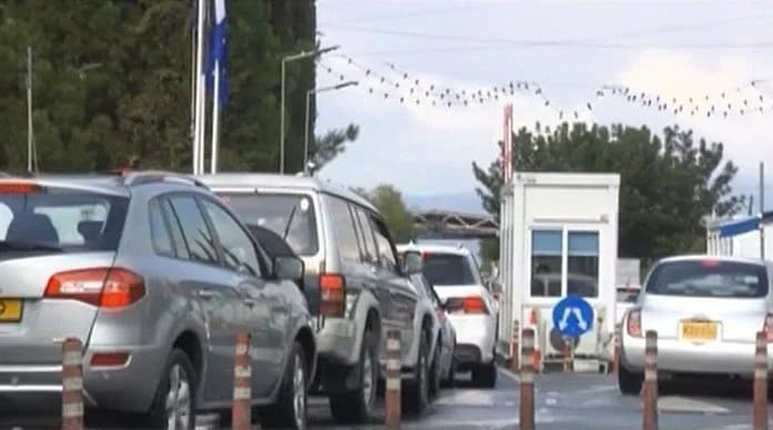Zwei Verhaftungen wegen illegalen Personentransports in Nikosia
