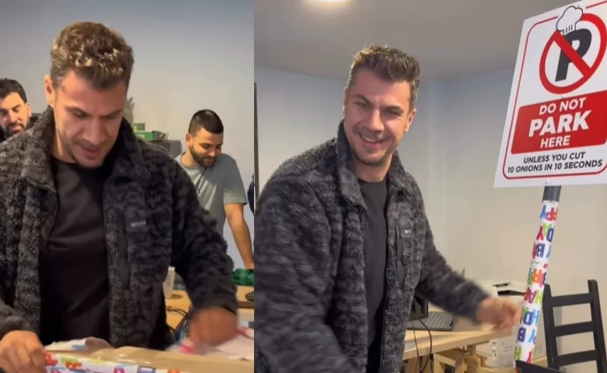 Akis Petretzikis: Pastel de cumpleaños humorístico para su 42º