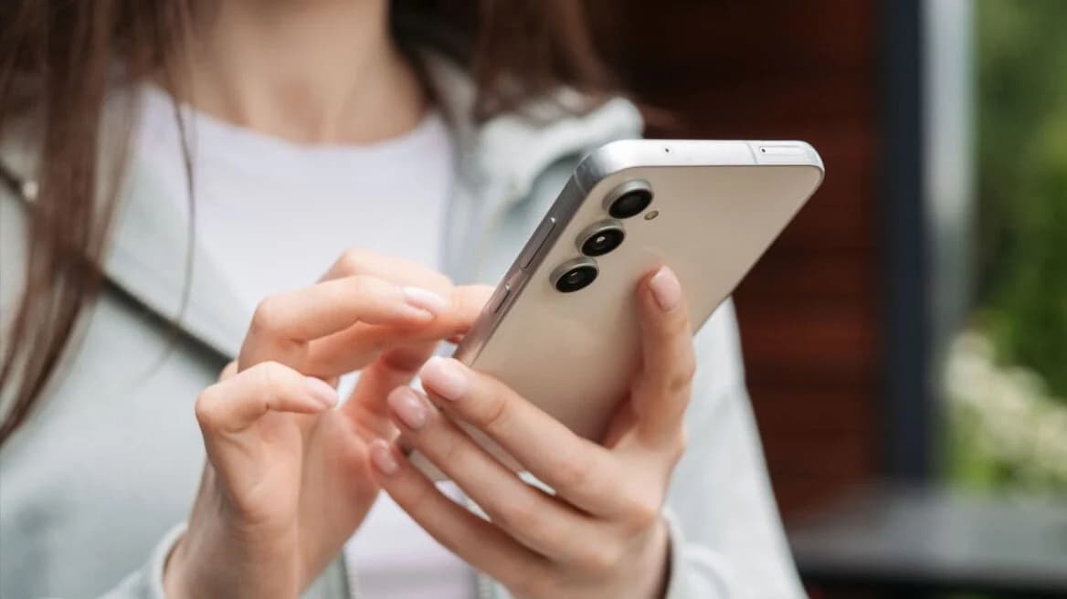 Test-SMS: Verzögerungen und Auslassungen – Innenministerium antwortet