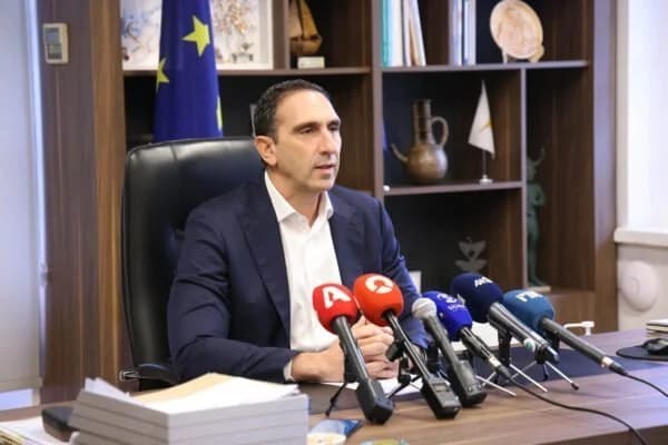 Καθυστερήσεις στην αποστολή SMS: Επανεξέταση της διαδικασίας από το ΥΠΕΣ