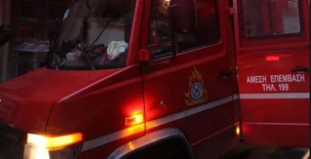 Φωτιά σε εγκαταλελειμμένο κτίριο στο Μεταξουργείο