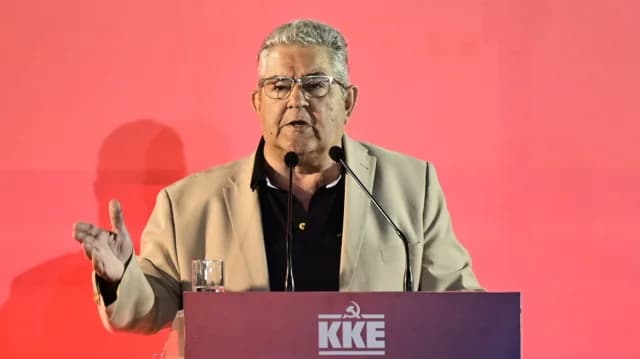 Koutsoumbas: "Dos drones apuntaban a bases británicas en Chipre, dos en Souda"