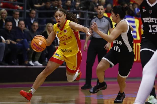 Elena Tsineke: El Athinaikos apunta al triplete