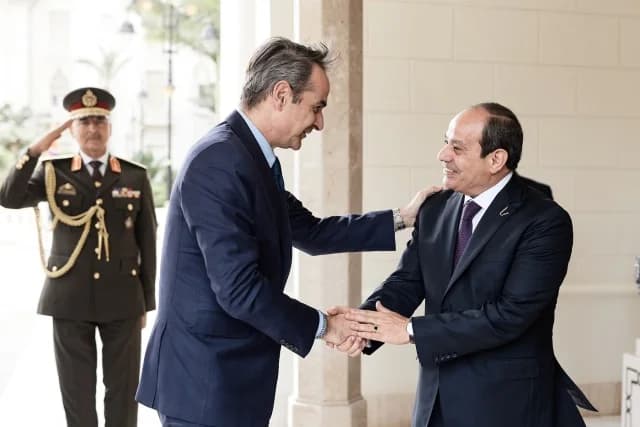 Mitsotakis y Al-Sisi discuten sobre Oriente Medio