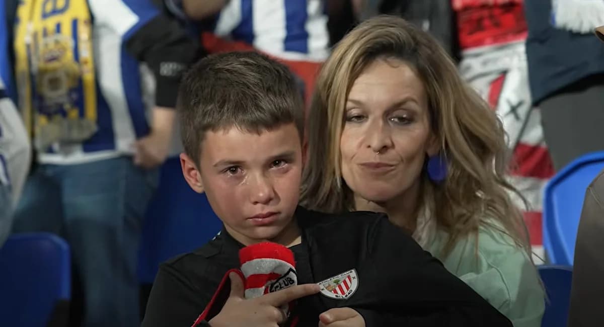 Lágrimas y emoción: Video viral de un joven fan del Athletic de Bilbao tras la eliminación