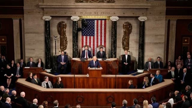 La Cámara de Representantes rechaza resolución para limitar los poderes de Trump sobre Irán