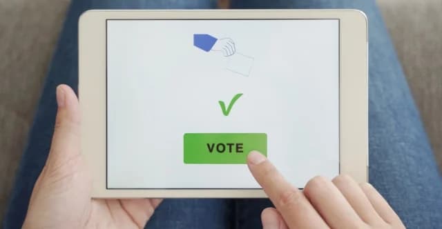 Livanios: Elektronische Abstimmung mit Tablets bei den Kommunalwahlen 2028