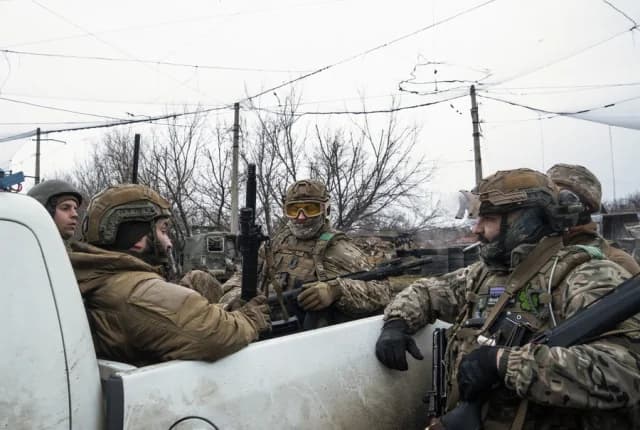 Selenskyj besucht Ostfront: Russland bereitet Frühjahrsoffensive vor