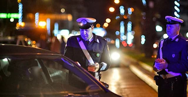 Fahrer in Kalyvia wegen rücksichtslosen Fahrens verhaftet