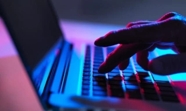Πάτρα: Συνταξιούχος γιατρός συνελήφθη για παιδική πορνογραφία