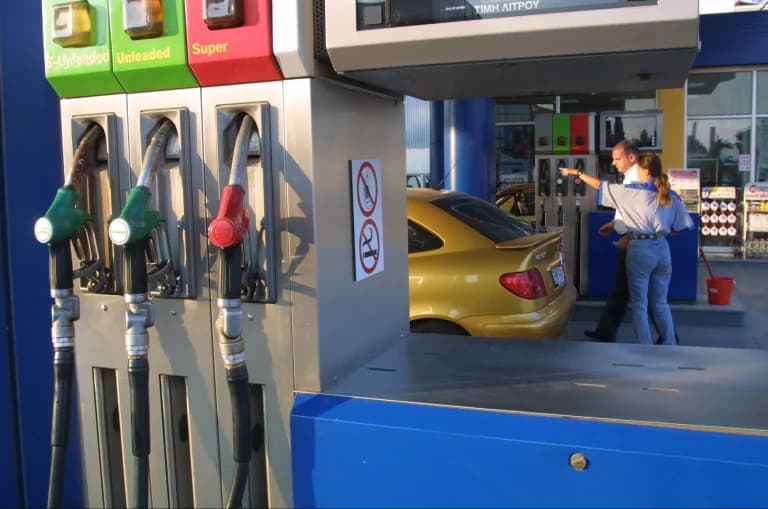 Inflación: El gobierno revisa medidas ante el aumento de los precios del combustible