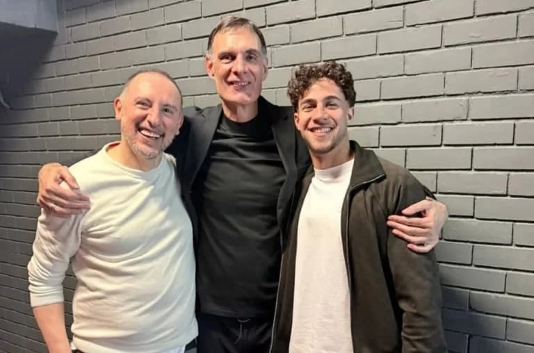 באביס קוסטולאס נפגש עם ברצוקאס לאחר הדרבי של אולימפיאקוס-פנאתינייקוס