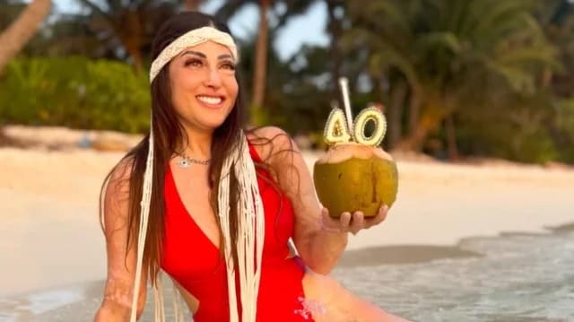Ioanna Paliospirou celebra su 40 cumpleaños en Maldivas