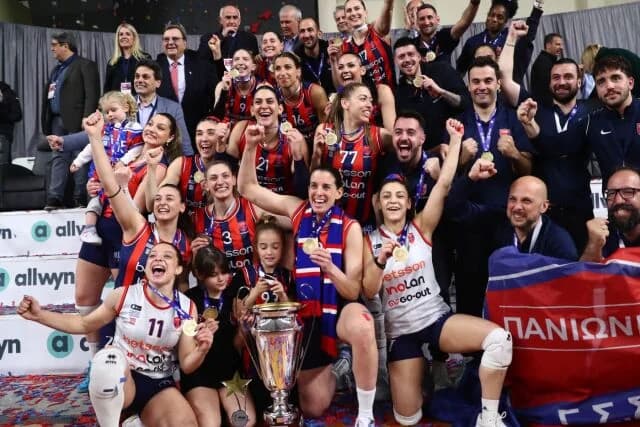 Panionios gewinnt zum ersten Mal den griechischen Frauen-Volleyballpokal