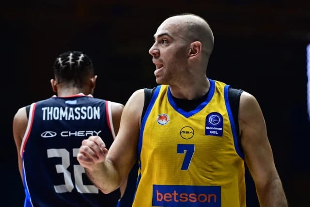 Peristeri besiegt Panionios nach Aufholjagd mit 82-74