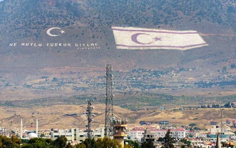 טורקיה שולחת מטוסי קרב לצפון קפריסין