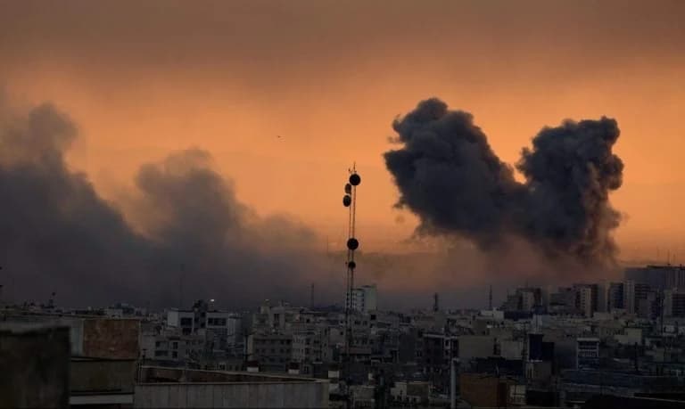 Irán advierte de una "nueva fase" en la guerra con EE.UU. e Israel