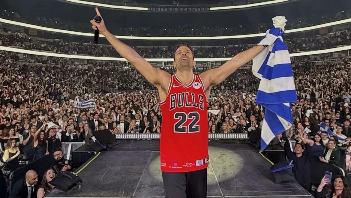 Konstantinos Argiros: Concierto Agotado en el United Center de Chicago