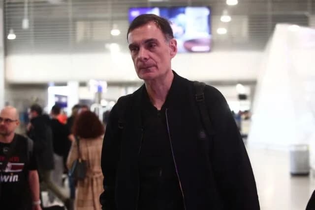 Olympiacos travels to Paris with Vezenkov, Morris, but without Walkup