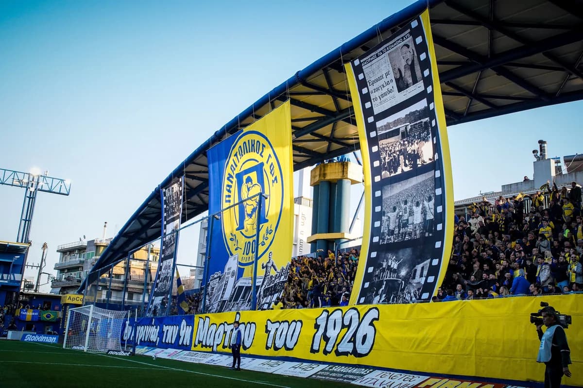Panetolikos: Jubiläumstrikot und Feierlichkeiten zum 100-jährigen Bestehen